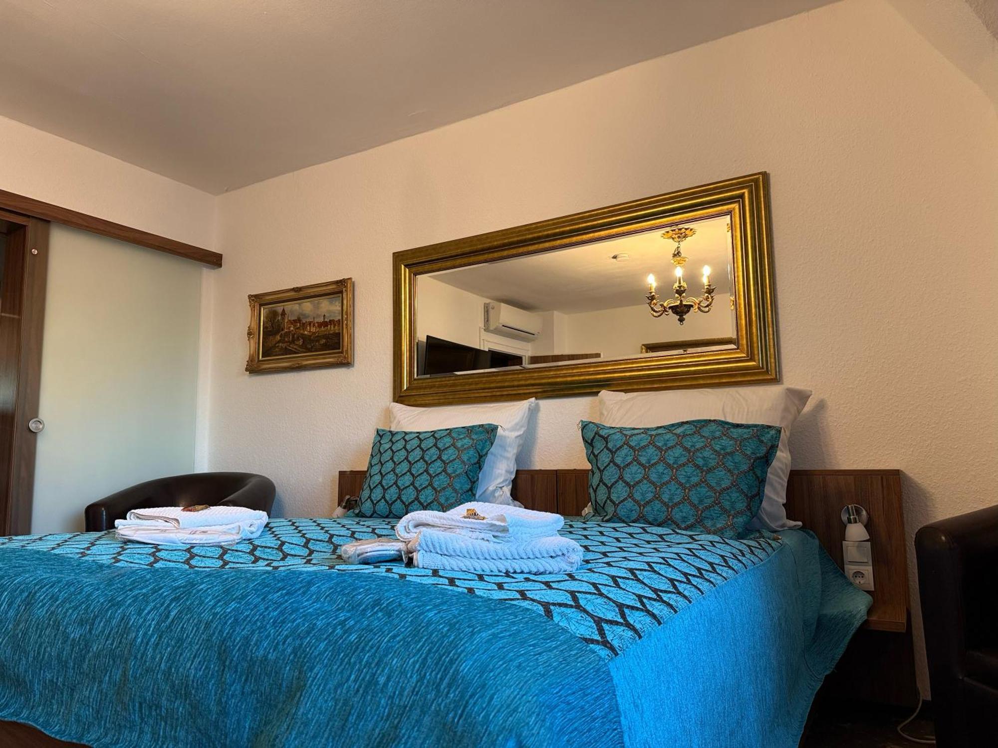 Und Restaurant Löwenbräu Hotel 3*