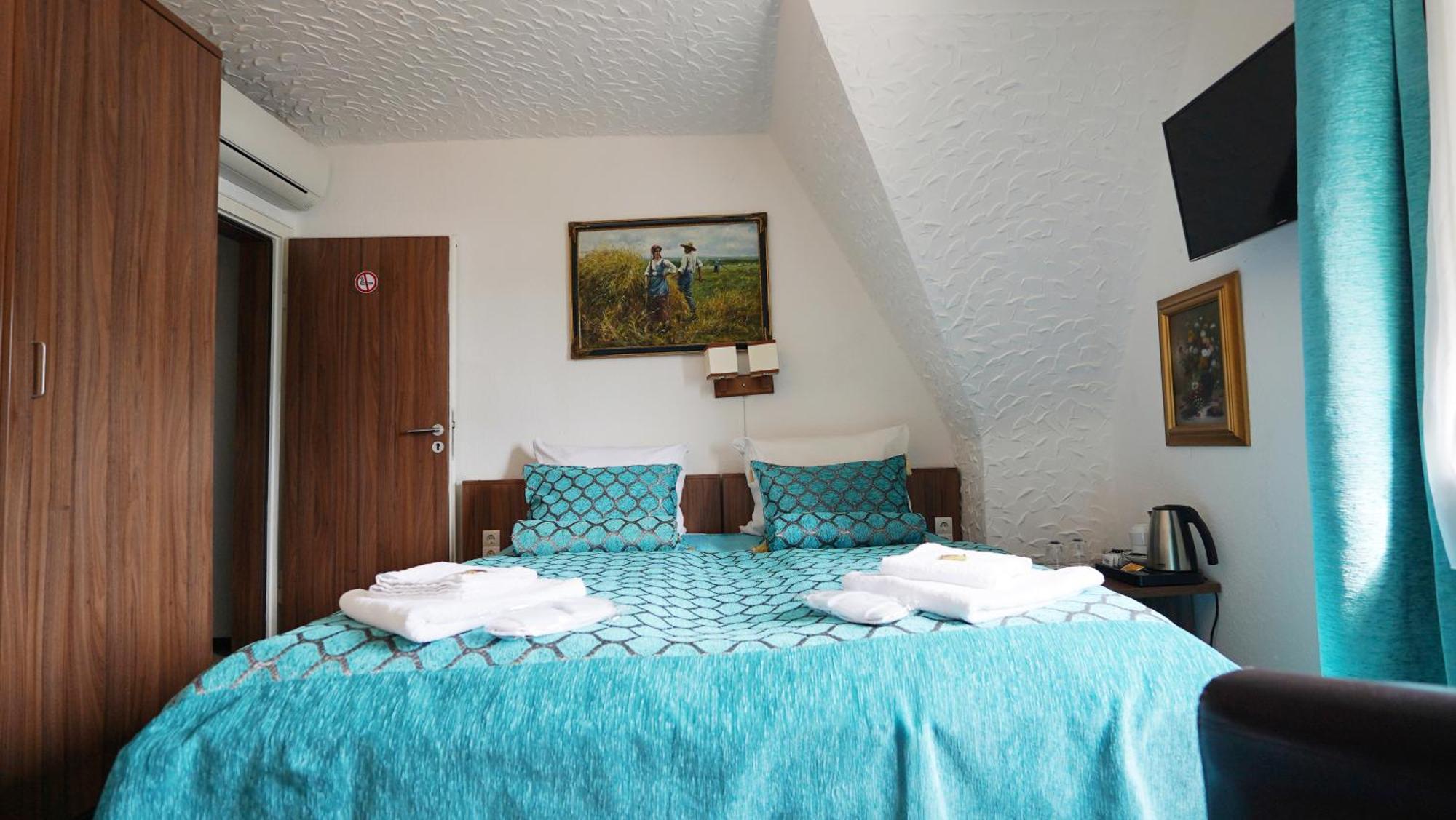 Und Restaurant Löwenbräu Hotel 3*
