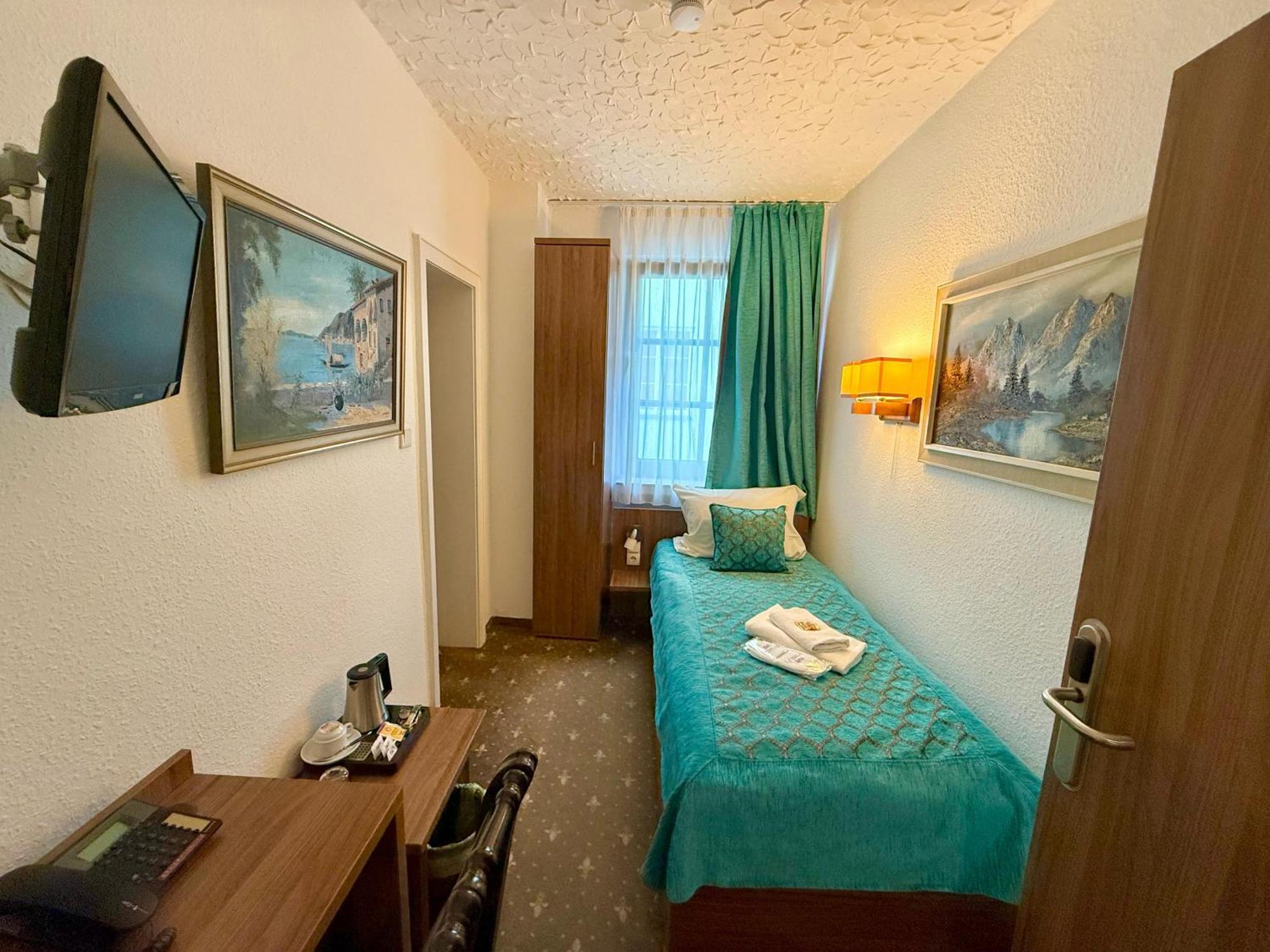 Und Restaurant Löwenbräu Hotel 3*