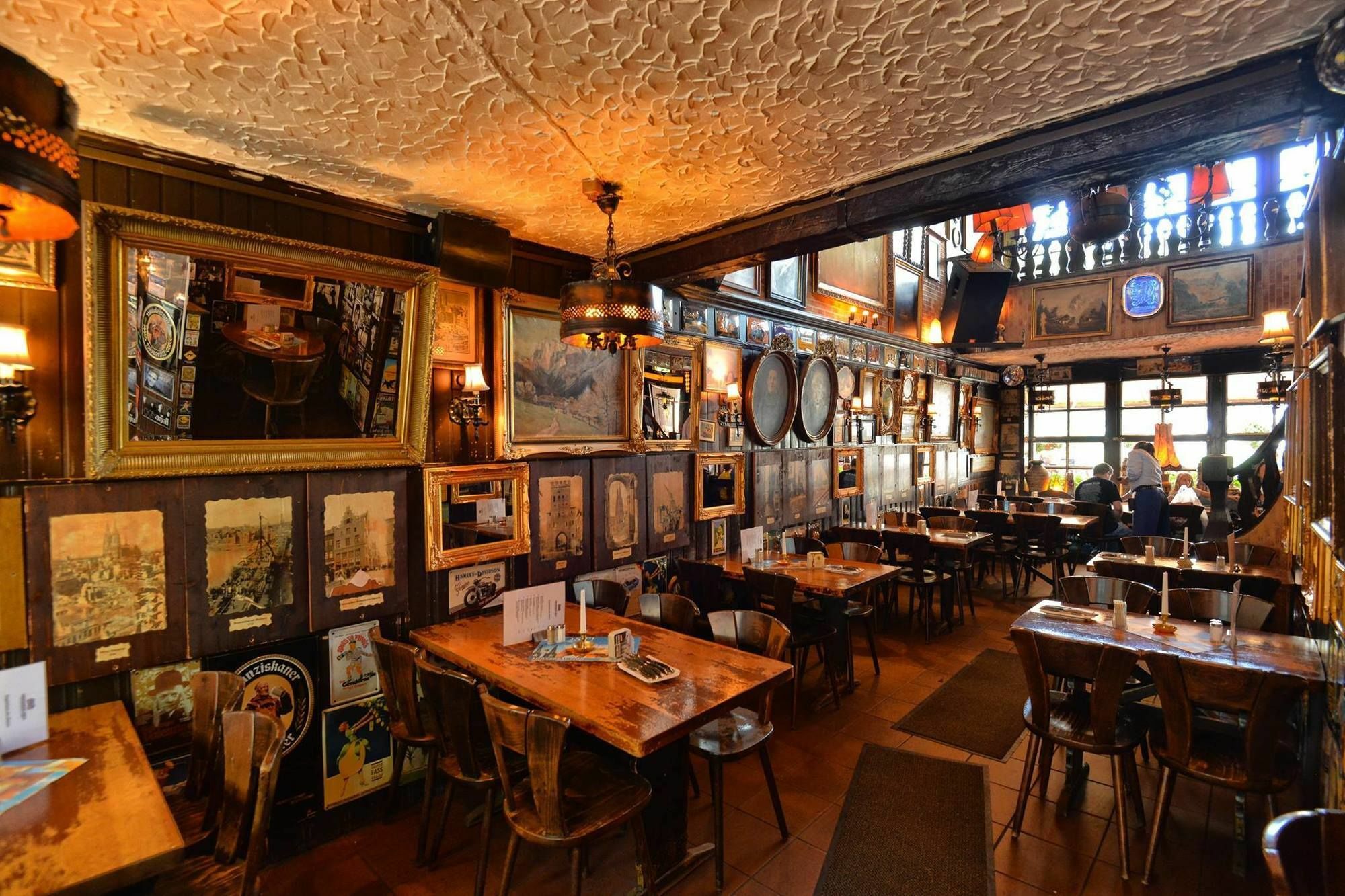 Und Restaurant Löwenbräu Hotel 3*